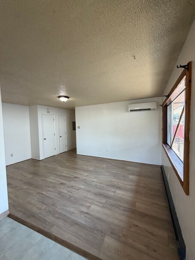 Building Photo - 2437 Garden Ave