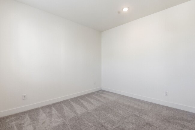 Building Photo - 15155 Colorado Bnd Pk Dr