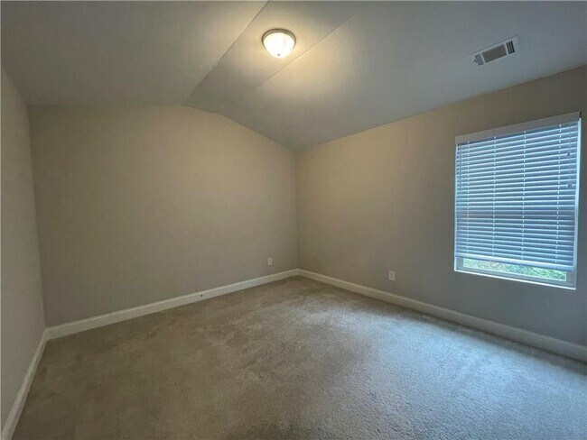Building Photo - 301 Omnia Ridge Way
