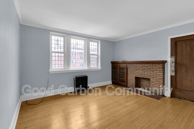 Building Photo - 8 E Depew Ave