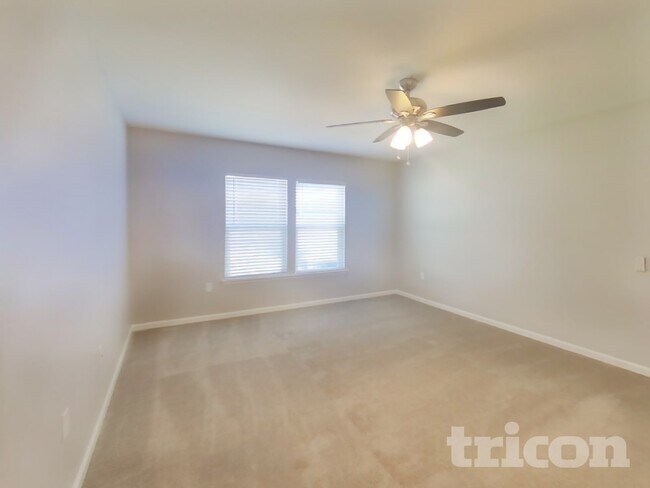 Building Photo - 97529 Albatross Dr