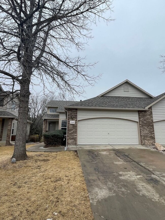 Building Photo - STUDENTS WELCOME! Spacious Duplex in Southwest Ft. Collins