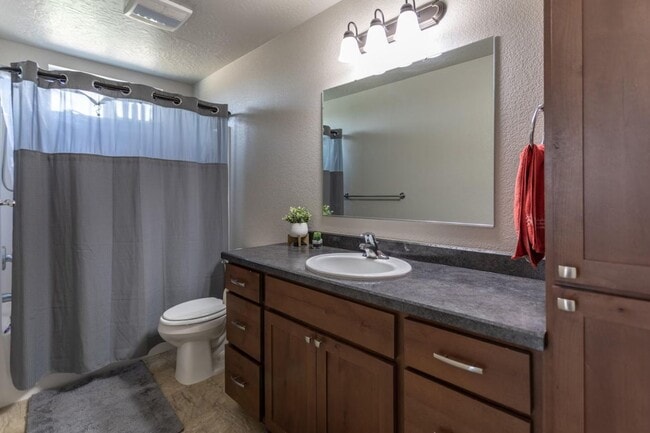 Building Photo - Modern Home in 44 Ranch