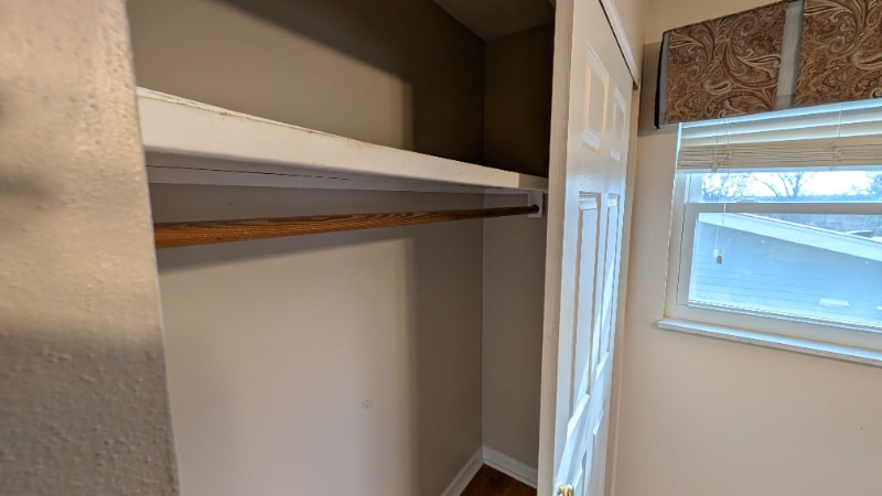 Building Photo - 809 Delhurst Dr