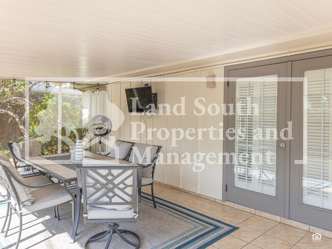 Building Photo - 327 Easton Dr