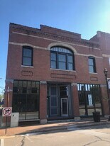 Building Photo - 15 S Jackson St