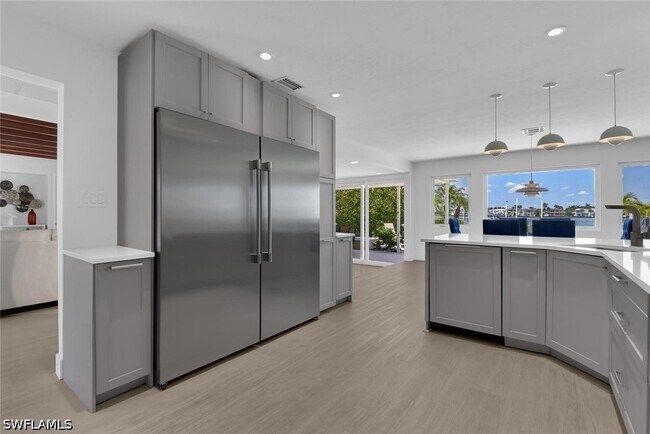 Building Photo - 2143 Marina Dr