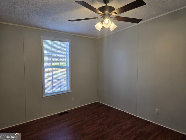 Building Photo - 203 River Oak Dr