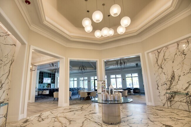 Building Photo - Annual Attached Villa in The Talon Preserve on Palmer Ranch – Minutes from the new Sarasota Memor...