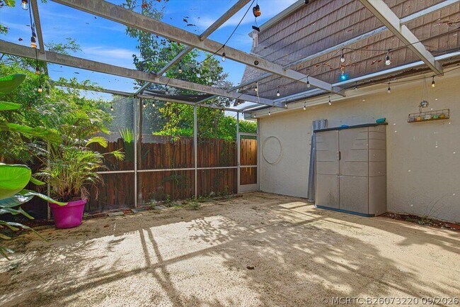Building Photo - 11635 Ficus St