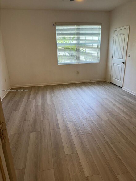 Building Photo - 283 SW 7th Ct