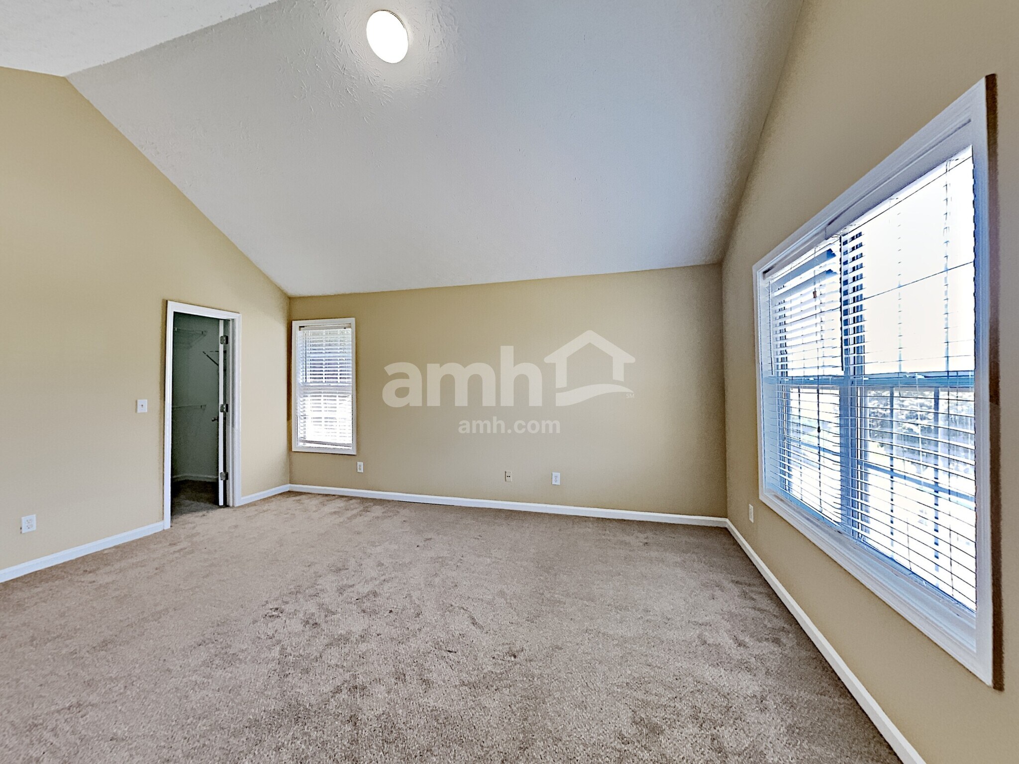 Building Photo - 1305 Carlysle Park Dr