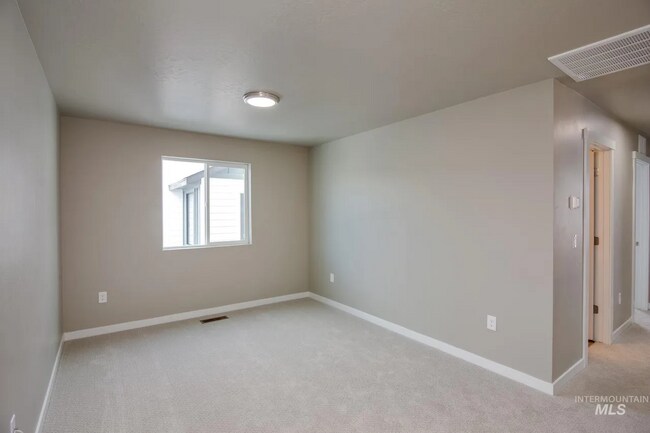 Building Photo - 336 S Calf Crk Ave