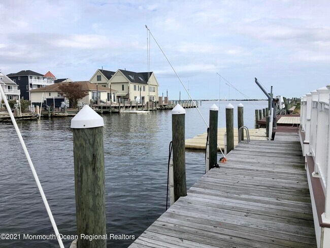 Building Photo - 3456 Jefferson Ave