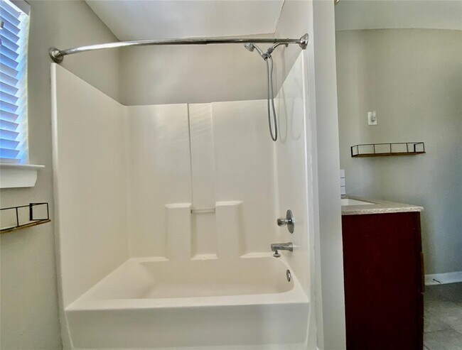 Building Photo - 2704 Palomino Dr