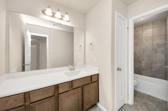 Building Photo - 2714 Birchwood Meadow Ct