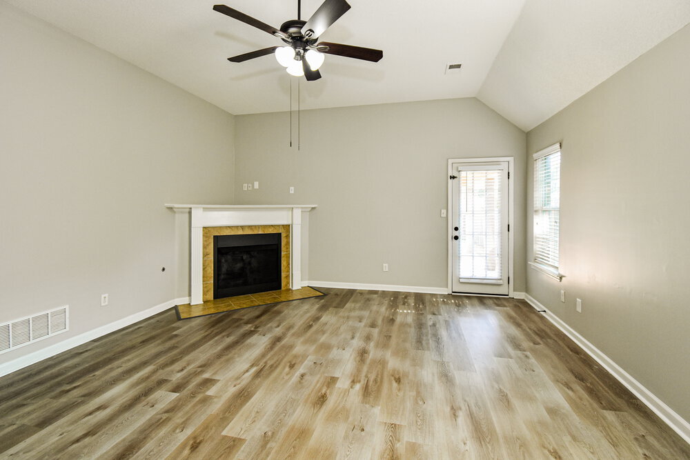 Building Photo - 9892 Southern Oak Way