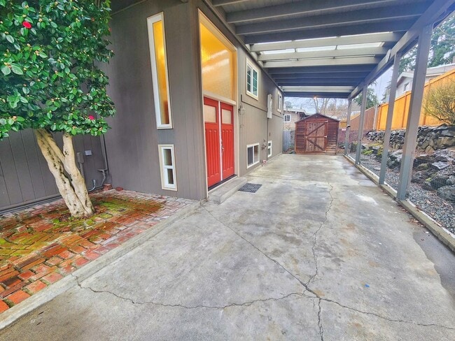 Building Photo - Beautiful 4 Bed 3 Bath Spacious Home in Renton