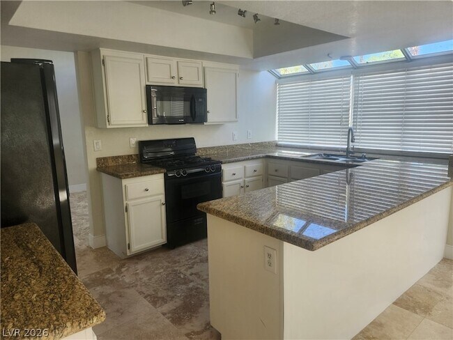 Building Photo - 8428 Oyster Dr