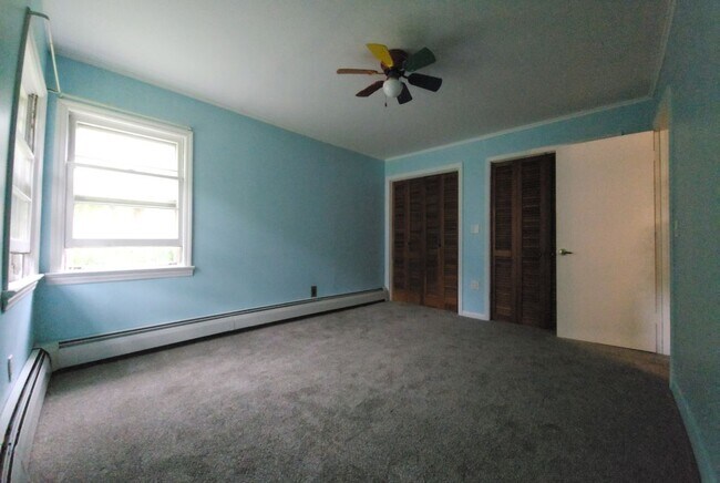 Building Photo - 128 White Pond Rd