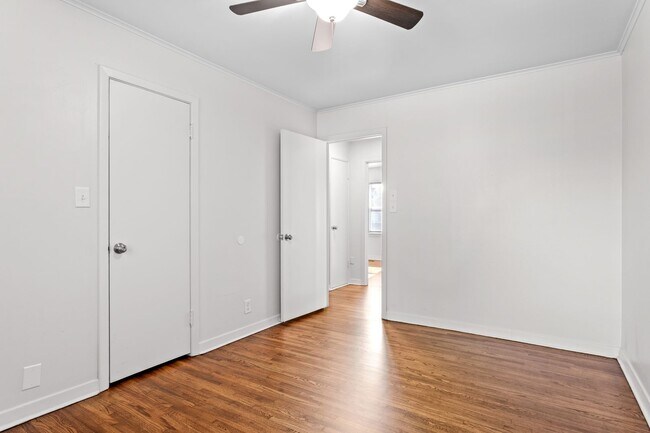 Building Photo - 3BR/1BA Home with W/D Hookups + Holiday Move-In Special $250 !!