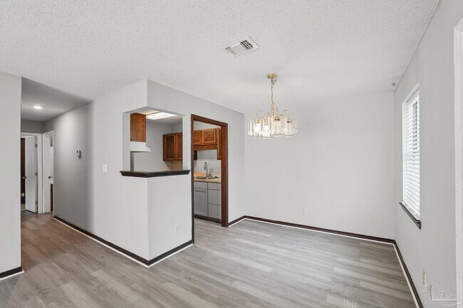 Building Photo - 455 Stara Cir