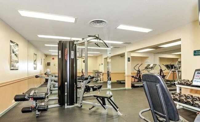 Building Photo - 3950 N Lake Shore Dr