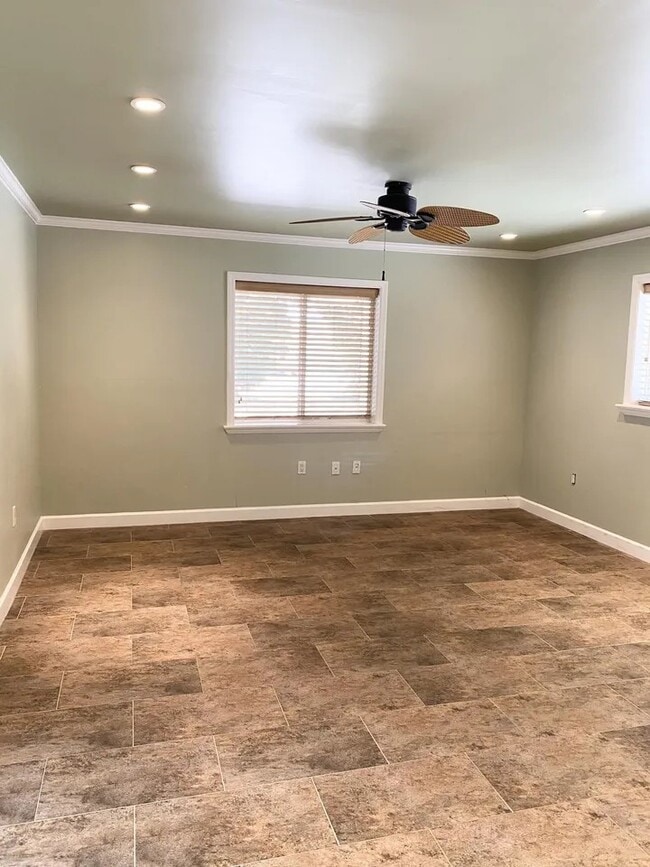 Building Photo - 263 Gardenia St