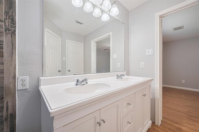Building Photo - 18139 Flower Grove Ct