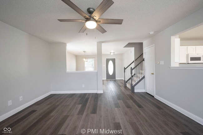 Building Photo - 859 Runnymede Dr