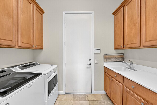 Building Photo - 40139 Calle Mandrina