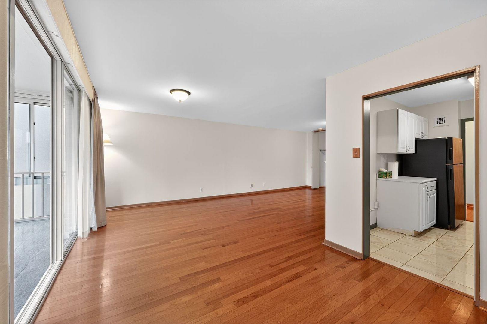 Building Photo - 2324 Madison Rd