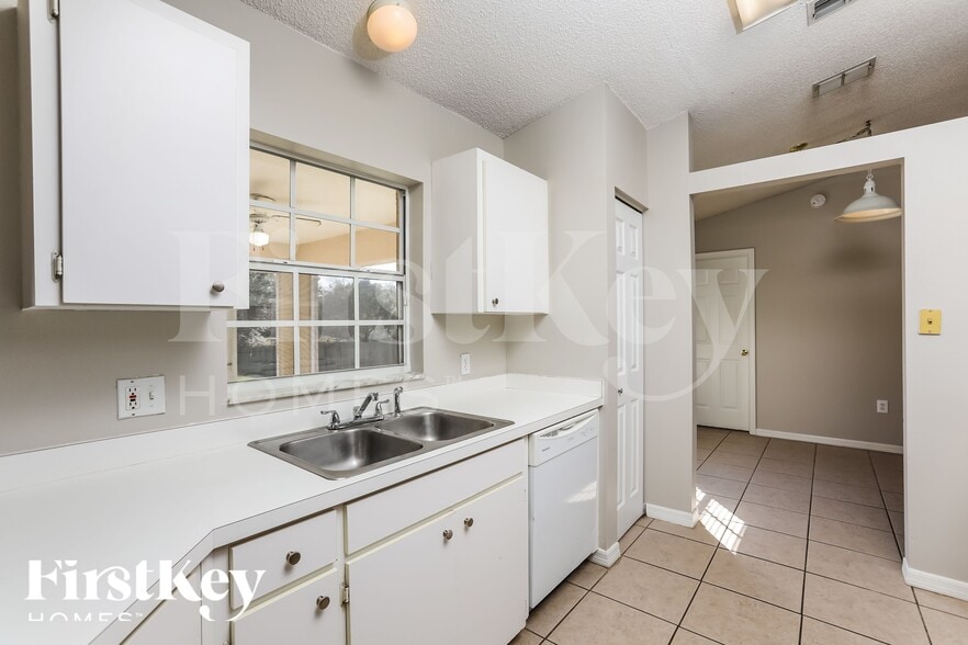 Building Photo - 2059 Gallagher Ave