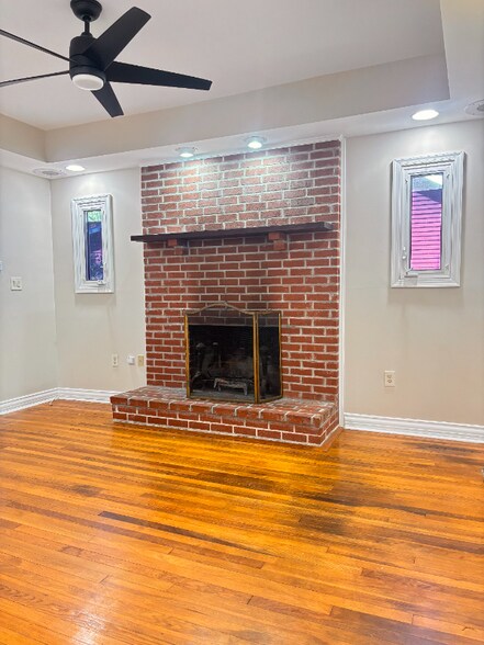 Building Photo - 748 Thayer Ave