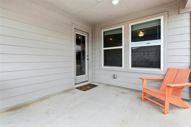 Building Photo - 806 Vineyard Falls Rd