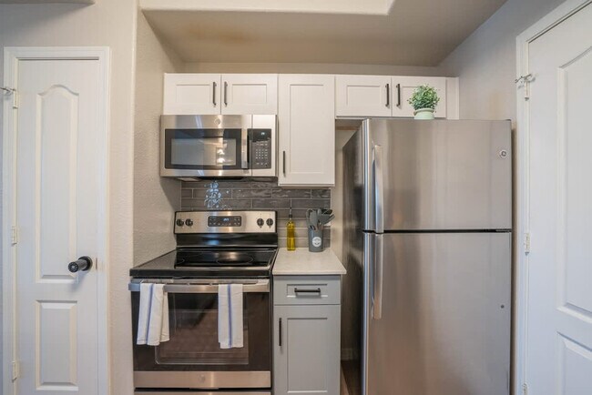 Building Photo - 10 W Minnezona Ave