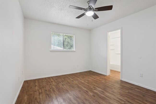 Building Photo - 1811 Mearns Meadow Blvd