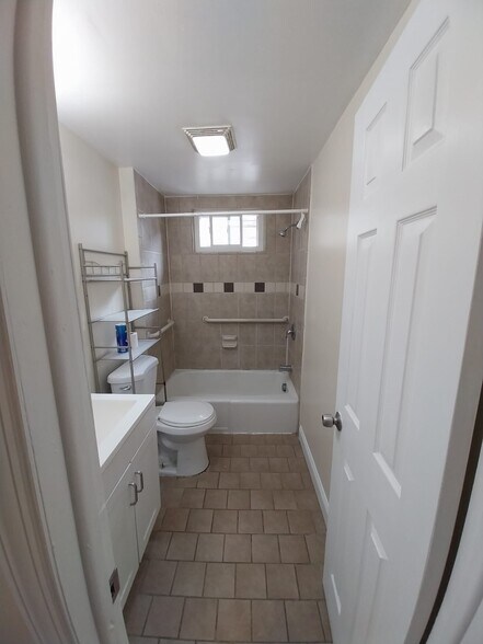 Building Photo - 244 E Hanover St