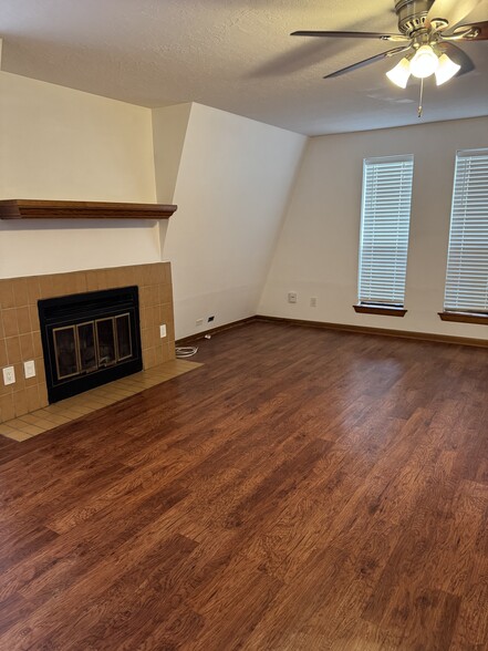 Building Photo - 12505 Trail Driver St