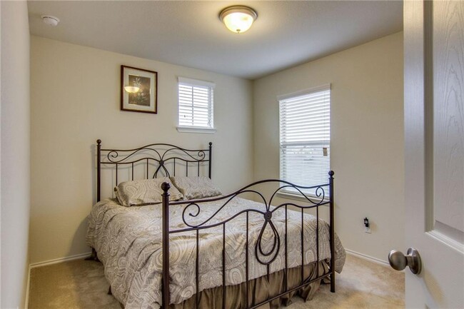 Building Photo - 16009 Hawthorne Heights Trail
