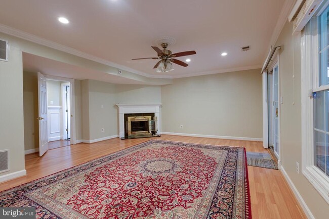Building Photo - 43440 Postrail Square