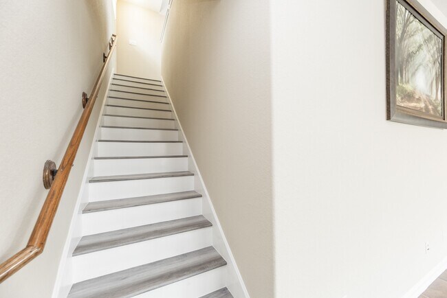 Building Photo - 6011 Baileys Run Ln