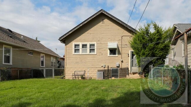 Building Photo - Comfortable 1 Bedroom/1 Bathroom/Aksarben-Elmwood Park