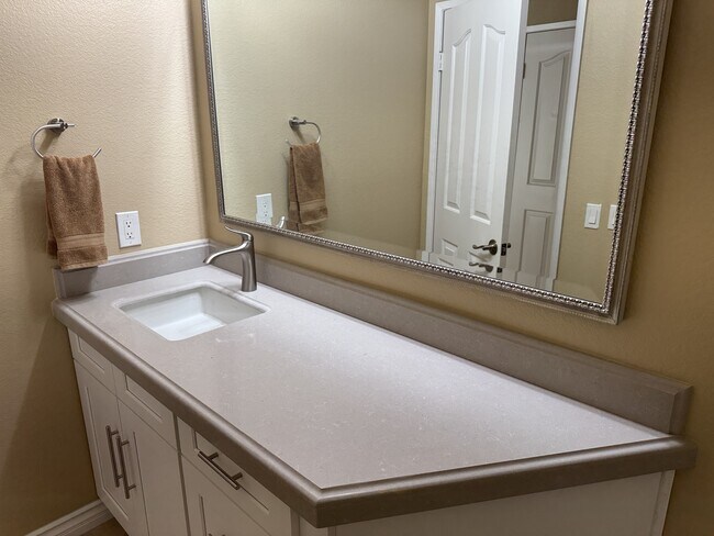 Building Photo - 14269 Dalhousie Rd