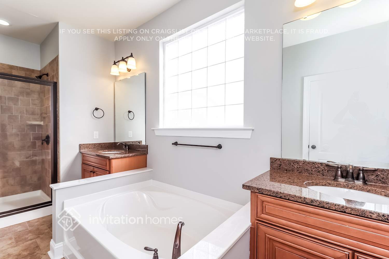 Building Photo - 111 Rainberry Dr