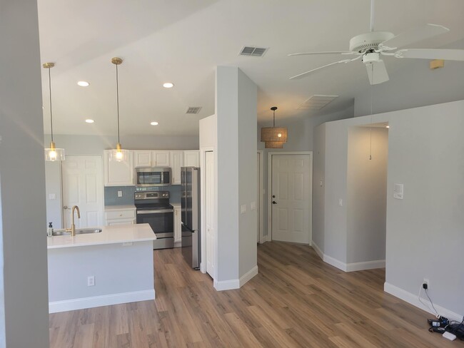 Building Photo - 20907 Country Barn Dr