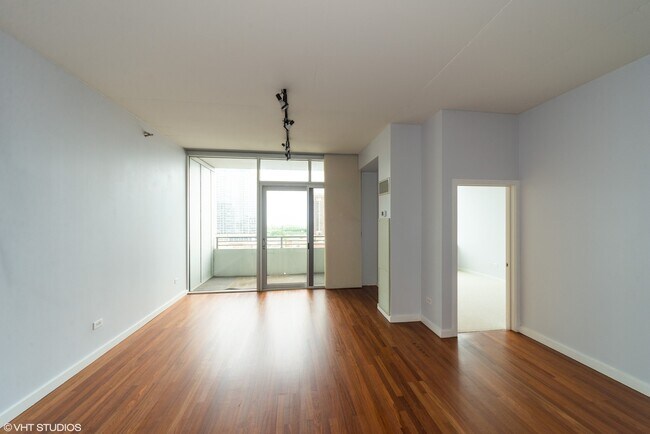 Building Photo - 1720 S Michigan Ave