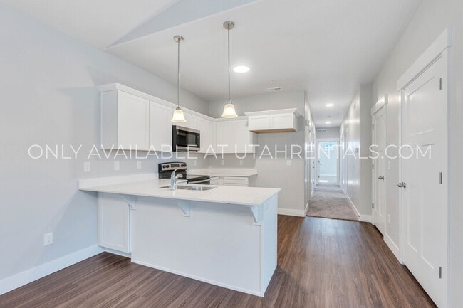 Building Photo - 13537 Commodus Dr