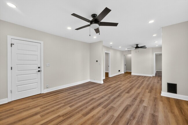 Building Photo - 305 W Exchange St