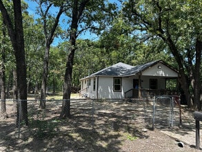 Building Photo - 121 Telephone Rd